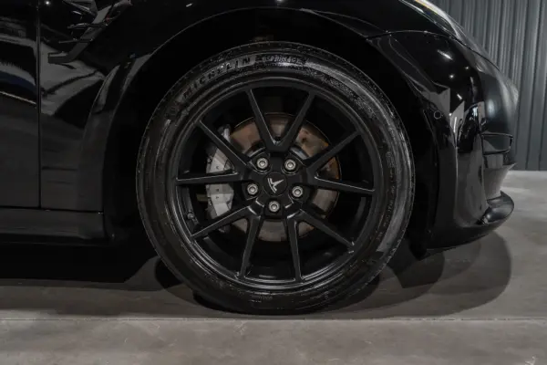 Tesla Model 3 Standard Range Plus RWD 37