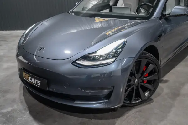 Tesla Model 3 Performance Dual Motor AWD 33