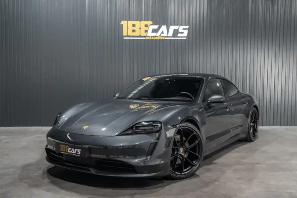 Porsche Taycan 4 29