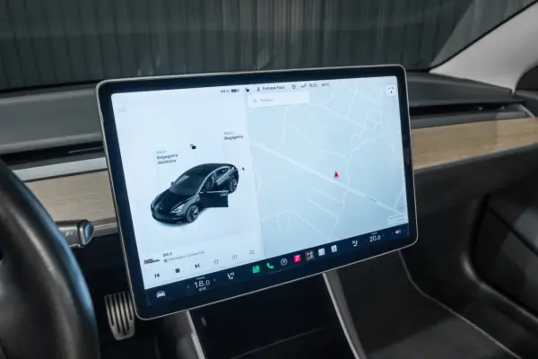 Tesla Model 3 Long-Range Dual Motor AWD 12