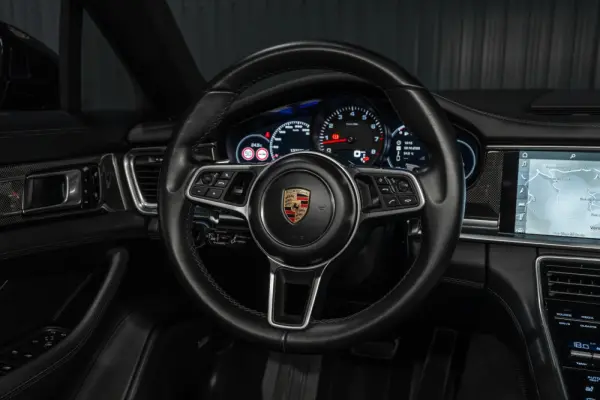 Porsche Panamera S PDK 9