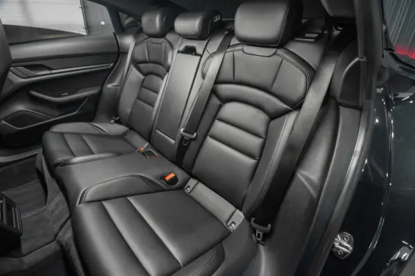 Porsche Taycan 4 22
