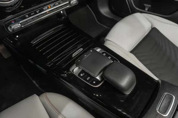 Mercedes-Benz 180 d Auto 16