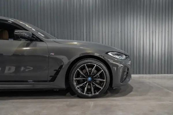 BMW i4 eDrive40 Pack Desportivo M Pro 38