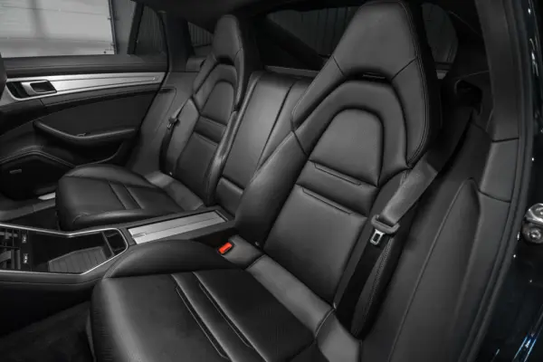 Porsche Panamera 4 E-Hybrid 26