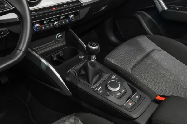 Audi Q2 30 TFSI S line 16