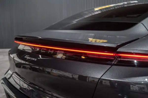 Porsche Taycan 4 44
