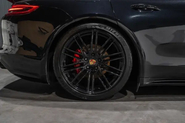 Porsche Panamera S PDK 42