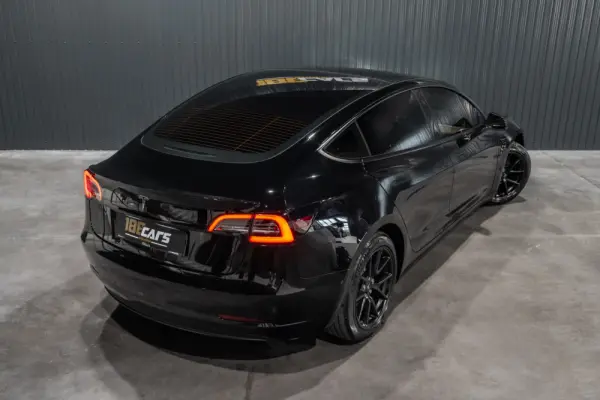 Tesla Model 3 Standard Range Plus RWD 42