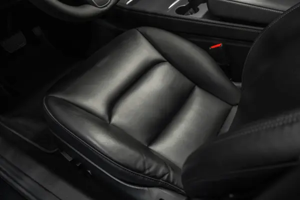 Tesla Model 3 Long-Range Dual Motor AWD 17
