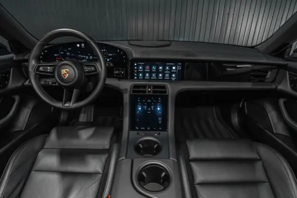 Porsche Taycan 4 6