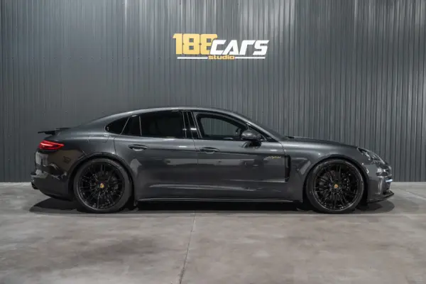 Porsche Panamera 4 E-Hybrid 4
