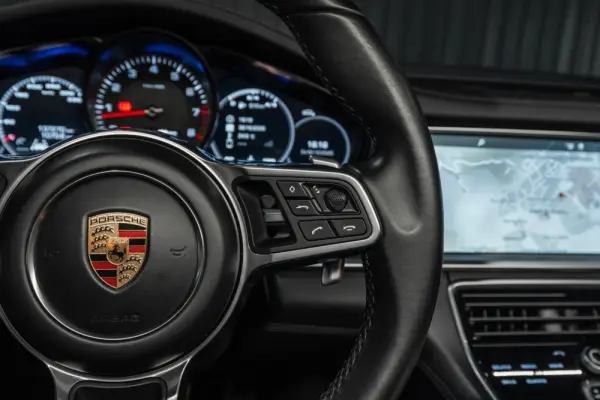 Porsche Panamera S PDK 11