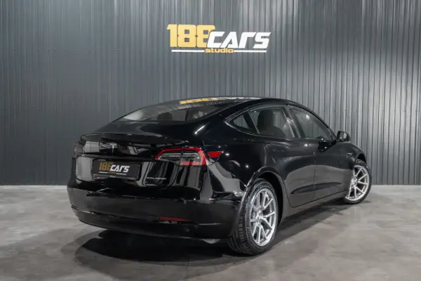 Tesla Model 3 Long-Range Dual Motor AWD 37