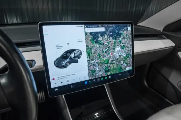 Tesla Model 3 Performance Dual Motor AWD 12