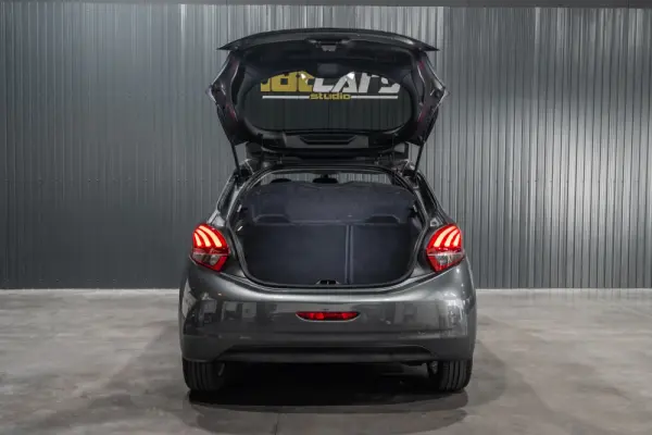Peugeot 208 46