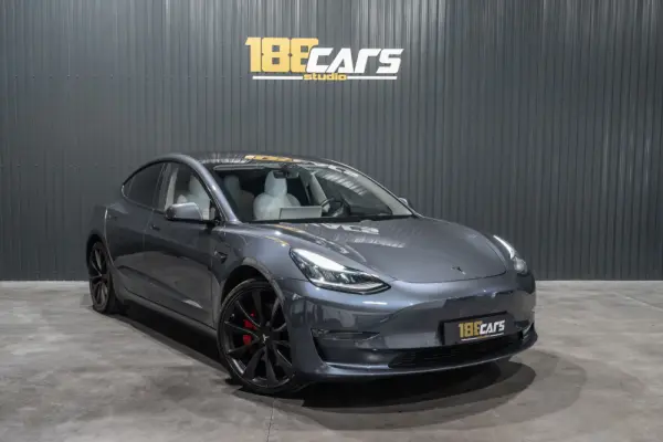 Tesla Model 3 Performance Dual Motor AWD 3