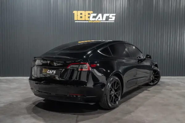 Tesla Model 3 Standard Range Plus RWD 40