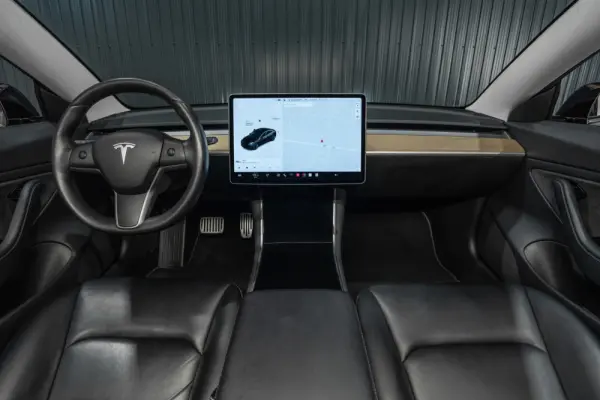 Tesla Model 3 Long-Range Dual Motor AWD 6
