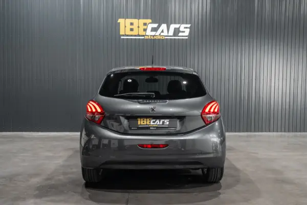 Peugeot 208 43