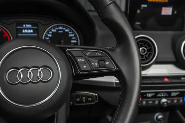 Audi Q2 30 TFSI S line 11