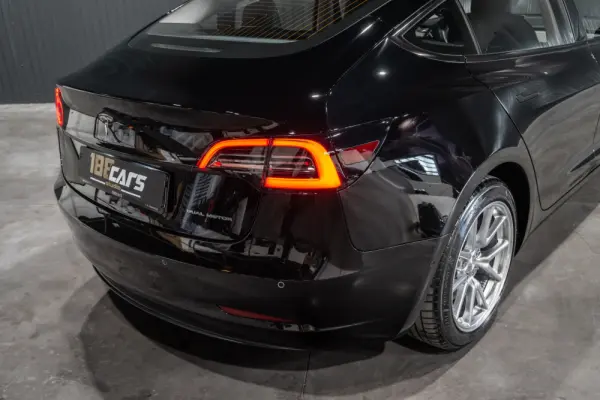Tesla Model 3 Long-Range Dual Motor AWD 40