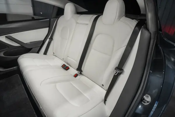 Tesla Model 3 Performance Dual Motor AWD 23