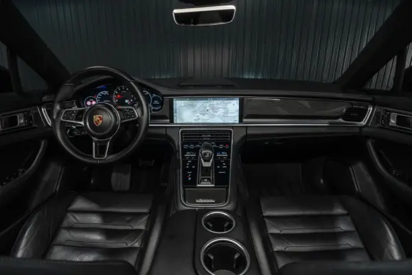 Porsche Panamera S PDK 6