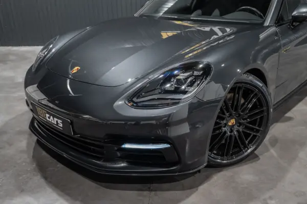 Porsche Panamera 4 E-Hybrid 36