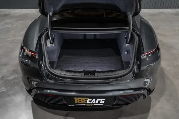 Porsche Taycan 4 48