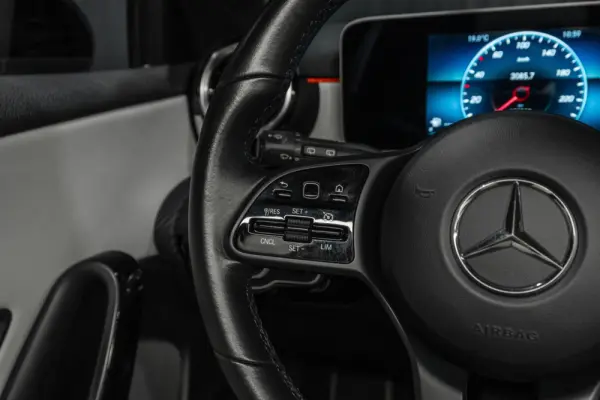 Mercedes-Benz 180 d Auto 10