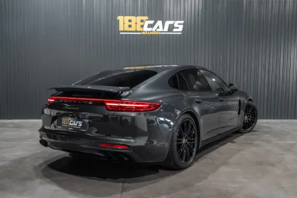 Porsche Panamera 4 E-Hybrid 5