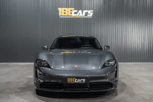 Porsche Taycan 4 33