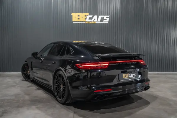 Porsche Panamera S PDK 53