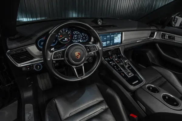 Porsche Panamera 4 E-Hybrid 21