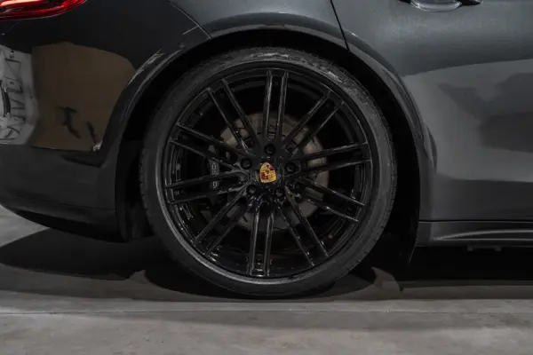 Porsche Panamera 4 E-Hybrid 43