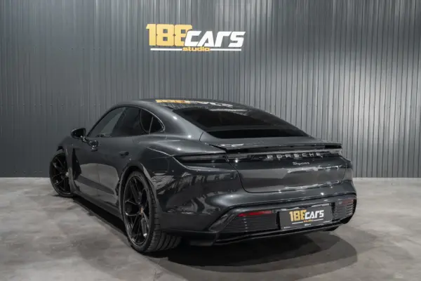 Porsche Taycan 4 51
