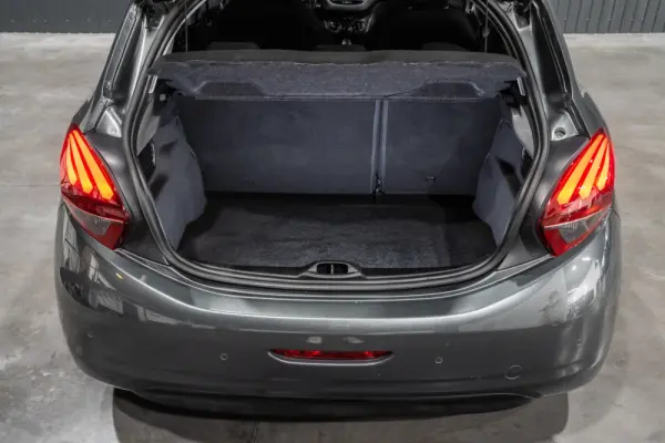 Peugeot 208 47