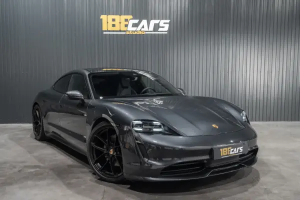 Porsche Taycan 4 3