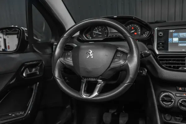 Peugeot 208 9