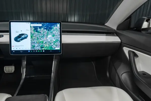 Tesla Model 3 Performance Dual Motor AWD 8