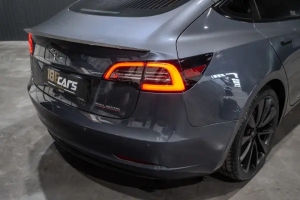 Tesla Model 3 Performance Dual Motor AWD 44