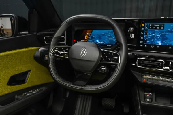 Renault 5 E-Tech 52 kWh Iconic Cinq Autonomia Conforto 9