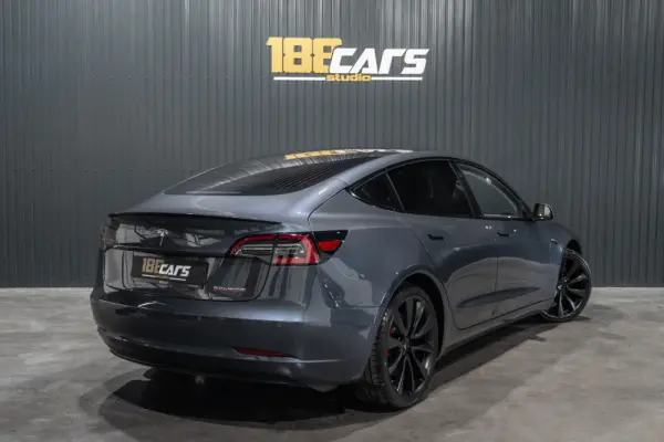 Tesla Model 3 Performance Dual Motor AWD 41