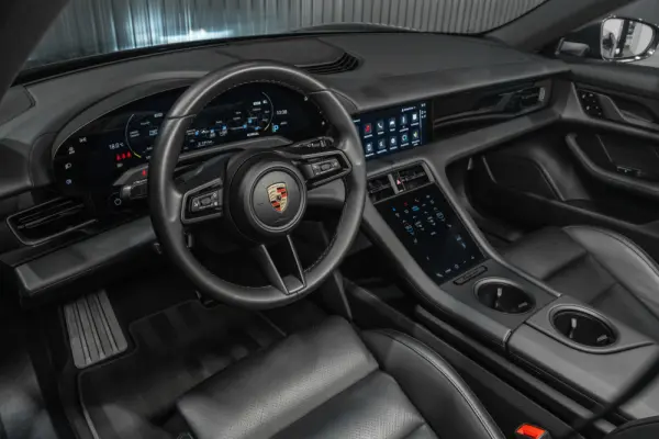 Porsche Taycan 4 17