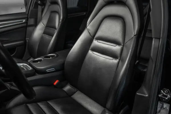 Porsche Panamera S PDK 21