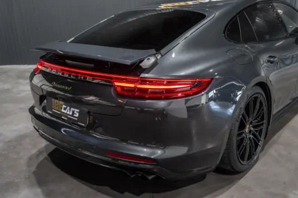 Porsche Panamera 4 E-Hybrid 47