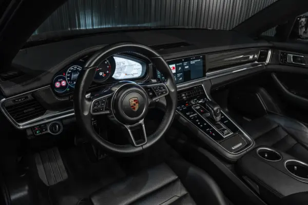 Porsche Panamera S PDK 19