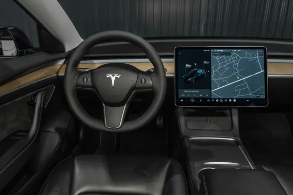 Tesla Model 3 Standard Range Plus RWD 7