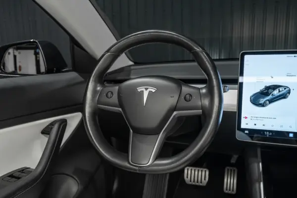 Tesla Model 3 Performance Dual Motor AWD 9